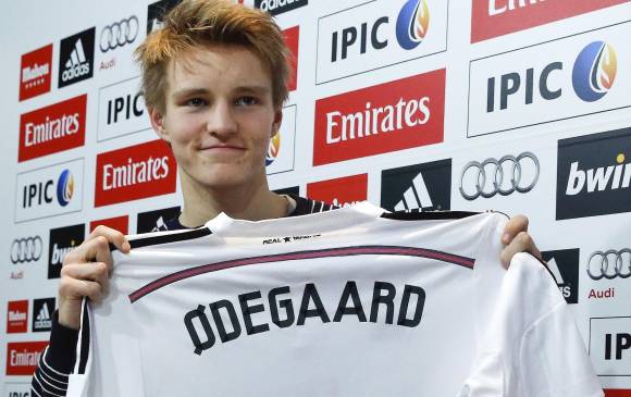 Odegaard, de tan solo 16 años, se entrenará con el primer y el segundo equipo del Real Madrid. FOTO REUTERS. 