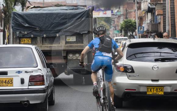 A pesar de los esfuerzos de la ciudad por mejorar la calidad del aire, los resultados no se reflejan en la realidad. El problema se agrava y a ratos supera la media nacional. FOTO edwin bustamante