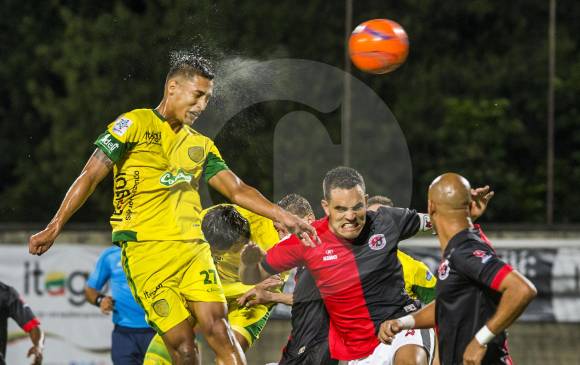 Leones y Cúcuta, dos de los clasificados a los cuartos de final del torneo de ascenso. FOTO JULIO CÉSAR HERRERA