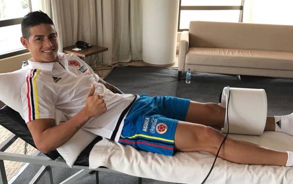 James Rodríguez se recupera de su lesión con el cuerpo médico de la Selección Colombia. FOTO Tomada de Twitter @jamesdrodriguez