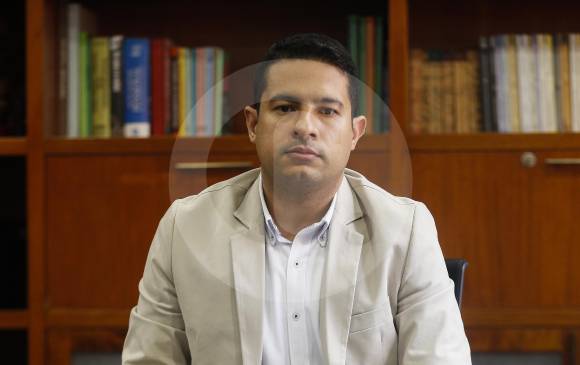 El gerente encargado del Idea, Julián Vásquez Roldán, aseveró que su gestión se concentrará en fortalecer a los 125 municipios de Antioquia en materia fiscal. FOTO manuel saldarriaga