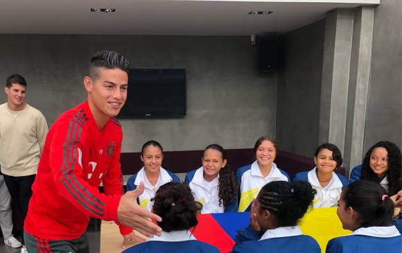 James Rodríguez sorprendió a varios niñas colombianas que se encuentran en Alemania. FOTO COLPRENSA
