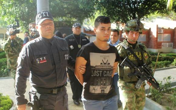 Personal militar y del CTI capturaron a alias “Labios”. Foto: Ejército 
