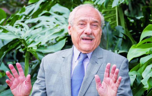 El ingeniero de petróleos y quien fuera embajador en Alemania en 1996, Jorge Bendeck, dice que Colombia debe dar el paso al biocombustible para mejorar la calidad del aire. FOTO róbinson sáenz