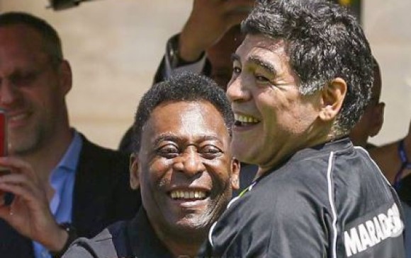 Así despide Pelé a Maradona: “Espero que podamos jugar juntos a la pelota en el cielo”. Foto: Instagram Maradona. 