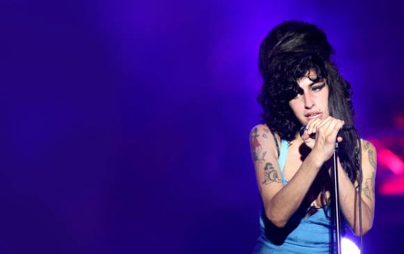 La vida irreverente de Amy Winehouse siempre estuvo en el centro de la polémica. FOTO ARCHIVO