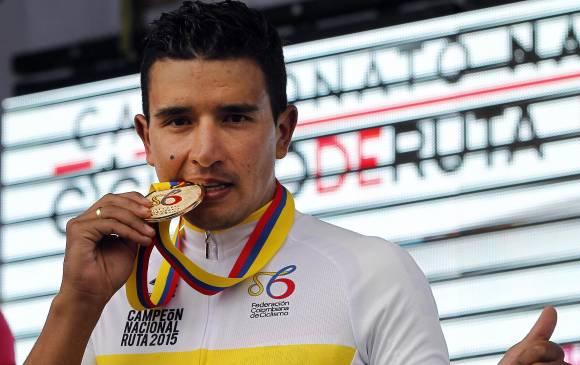 El ciclista Róbinson Chalapud de Orgullo Antioqueño se coronó este domingo como el campeón nacional de ruta. FOTO JAIME PÉREZ