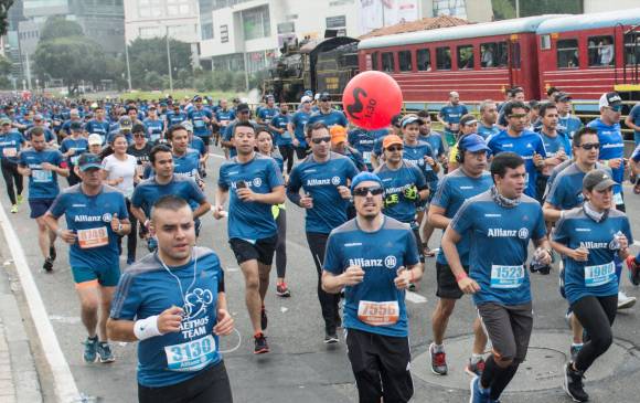 Deportistas de diferentes partes del país, hasta del extranjero, se esperan en la prueba atlética en Medellín. FOTO CORTESÍA ALLIANZ