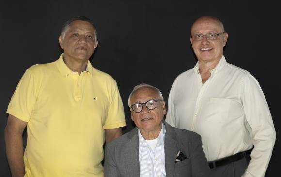 En ese orden: Álvaro Yarce, Vicepresidente; Santiago Torres, vocero y José Rafael Ochoa, presidente de la Asociación de Pensionados de Fondos Privados (Apenpri). FOTO Manuel saldarriaga