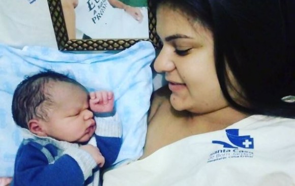 Esta fue la foto que compartió Graziele en su cuenta de Instagram para anunciar el nacimiento de su hijo. 