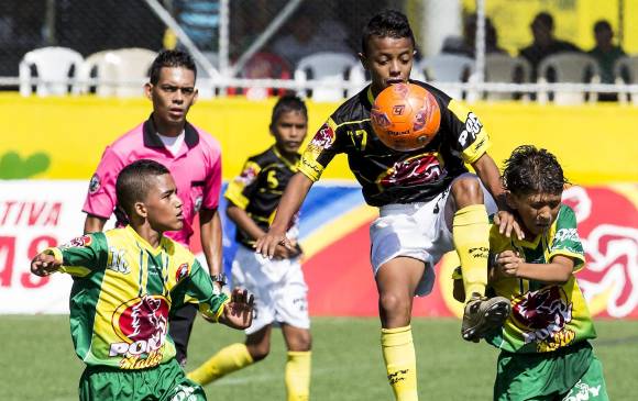 Nechí, de uniforme negro, celebró la clasificación tras ganarle 1-0 al Inder. FOTO julio césar herrera