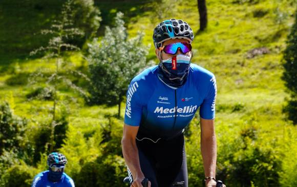Por distintas rutas de Antioquia, y cerca a sus residencias, ya ruedan los ciclistas del Team Medellín. Tienen compromisos en el exterior. FOTO CORTESÍA TEAM MEDELLÍN