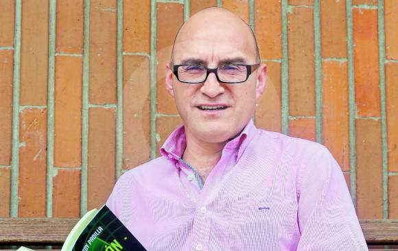 Nelson Fredy Padilla es periodista de El Espectador. Es autor de los libros Fallas de origen; Vivir un mundial, crónicas de Brasil, y James, su vida. Retrato de un héroe. FOTO Julio César Herrera