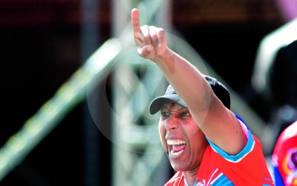 Jorge Vanegas es un entrenador enérgico y entregado a su causa. FOTOS MANUEL SALDARRIAGA