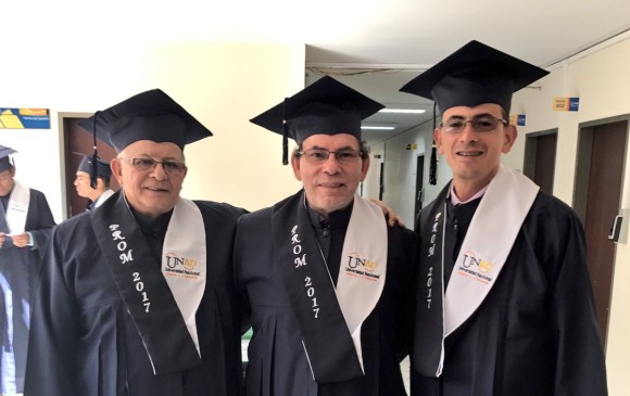 Rodrigo Granda y Pastor Alape se graduaron ayer. Foto: Twitter 