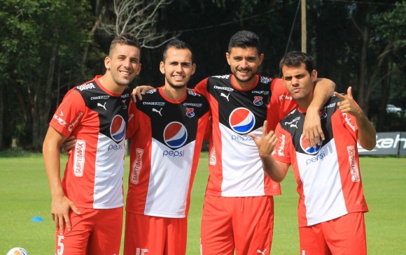 Santiago Echeverría, Gabriel Díaz, Rodrigo Erramuspe y Valentín Viola, jugadores del Independiente Medellín. FOTO CortesÍa DIM