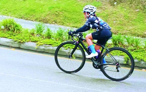 Luisa González lleva seis años dedicada al ciclismo, una disciplina que la hace sentirse libre. Espera dar batalla en El Escobero. FOTO cortesía luisa gonzález