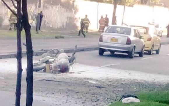 El general Humberto Guatibonza, director de la Policía Nacional, confirmó que la motocicleta bomba dirigida al paso de una caravana de la institución. FOTO CORTESÍA