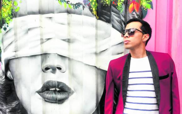 “Necesitamos darles esa confianza a los hombres de que exploren nuevas tendencias, nuevos estampados. A ellos no se les da toda la información de una, sino que se les va educando lentamente.” www.sttylista.com