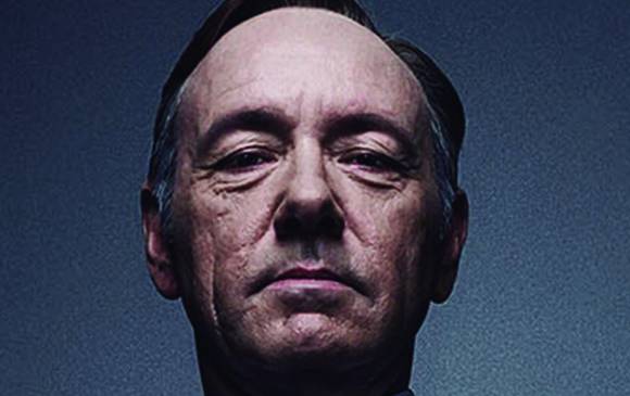 “¿Corrupción? Es... una vergüenza #FIFA” es uno de los últimos tuits de @Frank_Underwood, que aunque no es una cuenta oficial, conserva el tono y el caracter del personaje de la serie House of Cards.