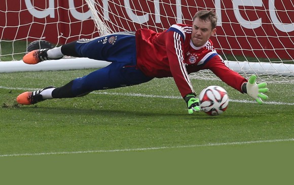 Manuel Neuer es firme aspirante al Balón de Oro porque ganó el Mundial y se destacó en Bayern. FOTO AFP