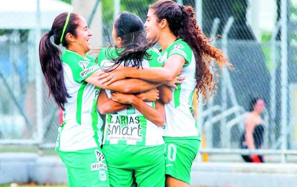 Jugadores del verde celebran clasificación. FOTO Róbinson Sánez 