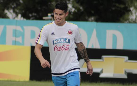 Pese a que no estará en el duelo frente a Venezuela, a James Rodríguez se le ve en buen estado. FOTO colprensa