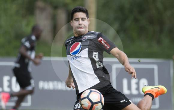 Mao Molina, homenajeado en el duelo de ida de la final de Copa Águila, es alternativa hoy para el DIM. FOTO edwin bustamante