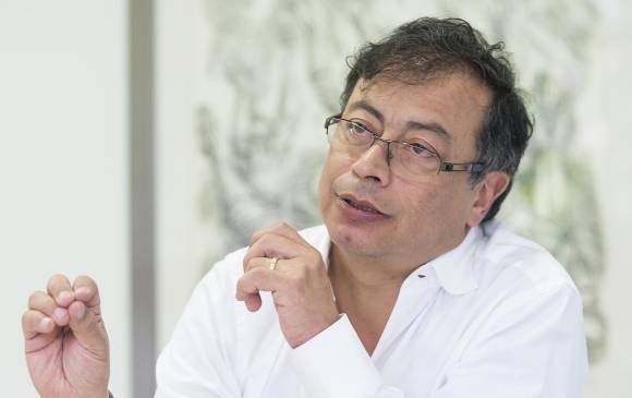 Los ejércitos de cuentas falsas que siguen a los precandidatos a la Presidencia