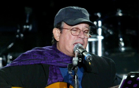 Silvio Rodríguez ofrecerá un concierto gratuito junto al trío de músicos cubanos Trovarroco el próximo jueves 9 en la Universidad de Panamá. FOTO Archivo