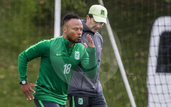 Juan Camilo Zúñiga está cerca de superar el suplicio de su lesión de rodilla que lo alejó de las canchas. FOTO julio césar herrera.