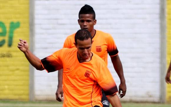 Campo Elías Santacruz suma nueve temporadas en el fútbol colombiano y genera confianza en Envigado con su experiencia. FOTO JULIO CÉSAR HERRERA
