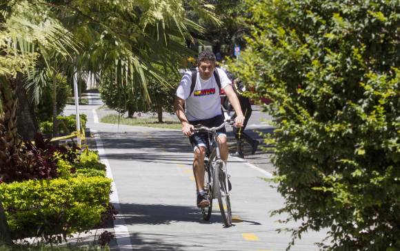 Las ciclorrutas se han convertido en una alternativa real, segura, rápida y saludable para desplazarse en la ciudad. FOTO edwin bustamante