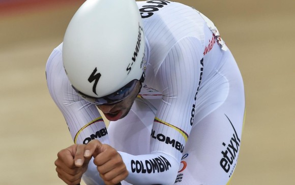 El ciclista colombiano Fernando Gaviria se coronó este sábado campeón mundial de ciclismo en Londres. FOTO AFP