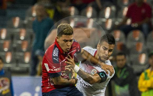 Juan Fernando Quintero durante el juego de anoche ante Cortuluá. Con su anotación terminó como la gran figura del partido y le entregó el segundo triunfo del torneo al DIM. FOTO Julio César Herrera