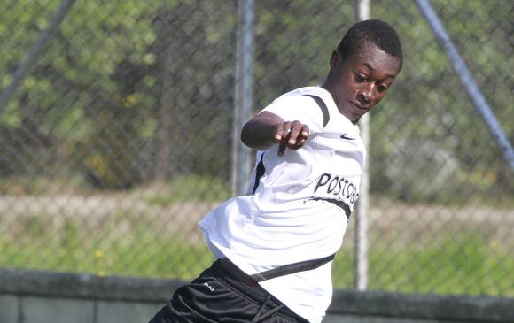 Marlos Moreno, quien fue la figura en el Día del Fútbol Antioqueño, es uno de los canteranos que pide pista en Nacional, donde el afán de resultados evita la proyección de los muchachos que hacen todo el proceso. FOTO MANUEL SALDARRIAGA