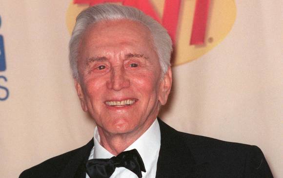 Kirk Douglas en el año 2009 cuando llegó a la ceremonia del Festival Internacional de Cine de Santa Barbara. FOTO sstock