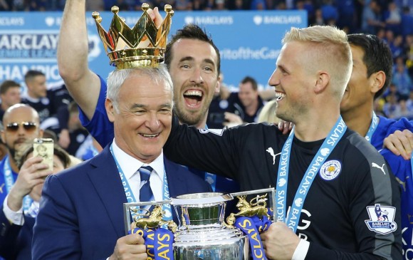 Claudio Ranieri comandó al Leicester que ganó la Premier League en 2016. FOTO REUTERS