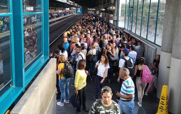 Así se veía la estación Poblado a las 6:15 p.m. Foto twitter @OCS1322
