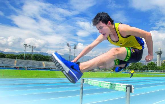Sebastián, de 1,75 m de estatura, competirá en los Suramericanos en 100 metros vallas, 150 planos y 5x80 relevos. Es otra promesa del atletismo colombiano. FOTO JUAN ANTONIO SÁNCHEZ