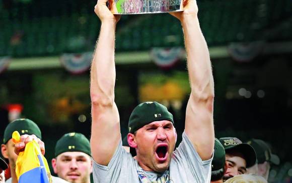 Título de los Nats también es de Adrián 