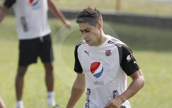 Leonardo Castro, Mauricio Molina y Johan Arango son los refuerzos que trajó el DIM para la delantera. FOTO Manuel Saldarriaga