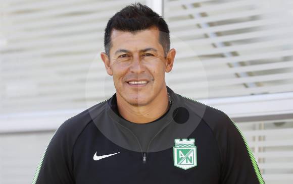 El estratega Jorge Almirón solo piensa en salir campeón con el Verde. FOTO MANUEL SALDARRIAGA