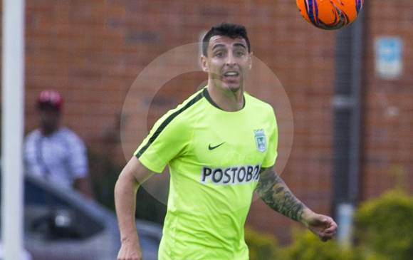 El argentino es un jugador de esos escasos en el fútbol actual, de los que se divierte y entusiasma a la tribuna. FOTO Julio C. Herrera