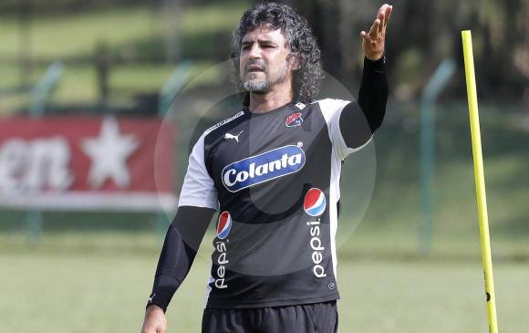 Leonel Álvarez fue asistente técnico en el Deportivo Pereira, en 2007. En el 2008, lo hizo en el Medellín que dirigía Santiago Escobar, antes de ser técnico en propiedad y campeón en 2009. FOTO Juan A. Sánchez 