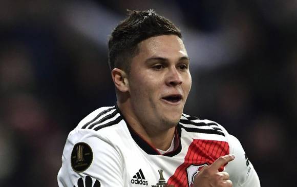 El volante antioqueño Juan Fernando Quintero viene siendo figura del River Plate argentino en los últimos partidos. FOTO afp 