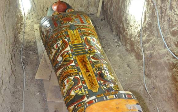 Encuentran una momia milenaria en Egipto