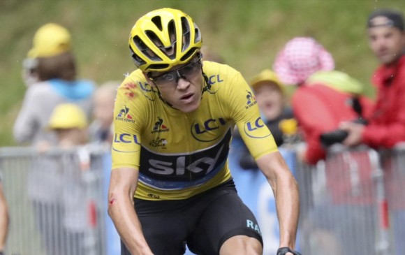 Chris Froome, el tricampeón del Tour de Francia que siempre ha reconocido usar medicamentos contra el asma. FOTO ap 