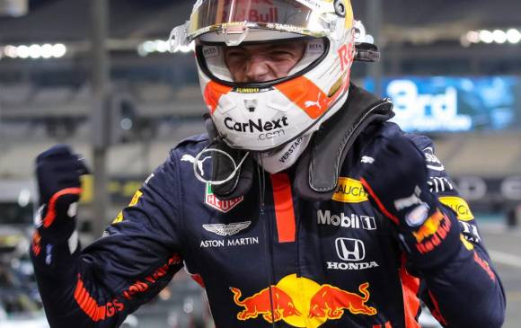 Max Verstappen se impuso a los pilotos de Mercedes y saldrá del primer lugar en Abu Dabi. FOTO AFP