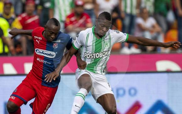 Imagen del clásico pasado frente al DIM en el que Helibelton tuvo duelos con Juan Fernando Caicedo. FOTO carlos velásquez